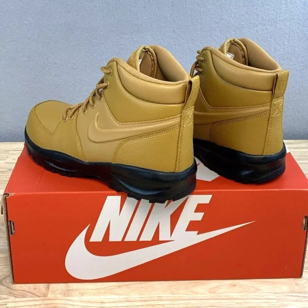Nike Manao Leather Boots Sneakers Youth Kids Size 6Y BQ5372-700 Wheat Tan